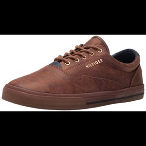 Tommy Hilfiger men’s Philipo laced sneakers